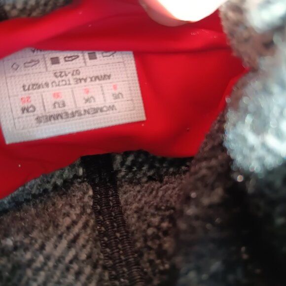 Northface black snow boots mid length - Picture 4 of 4